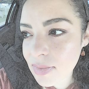 Meet your Posher, Alejandra